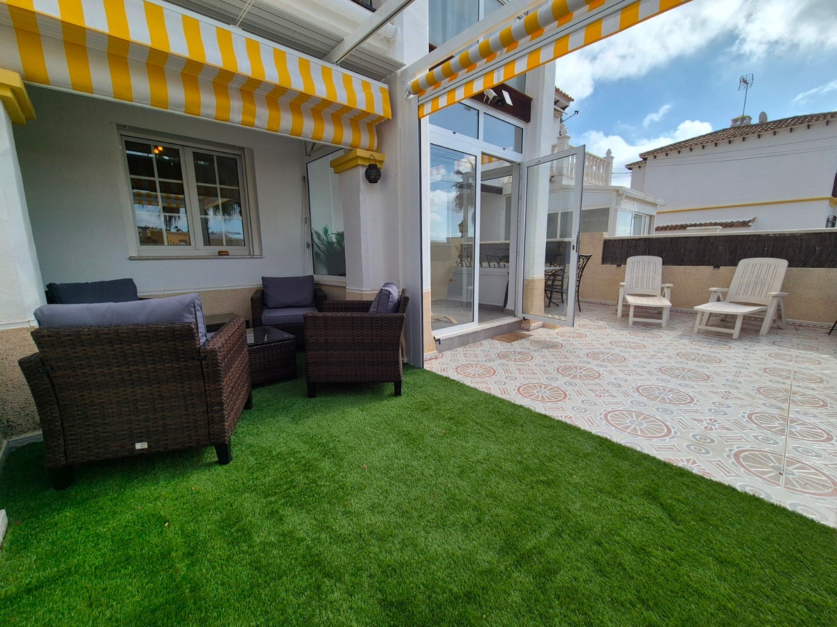 Apartment in Villamartin - Image 2