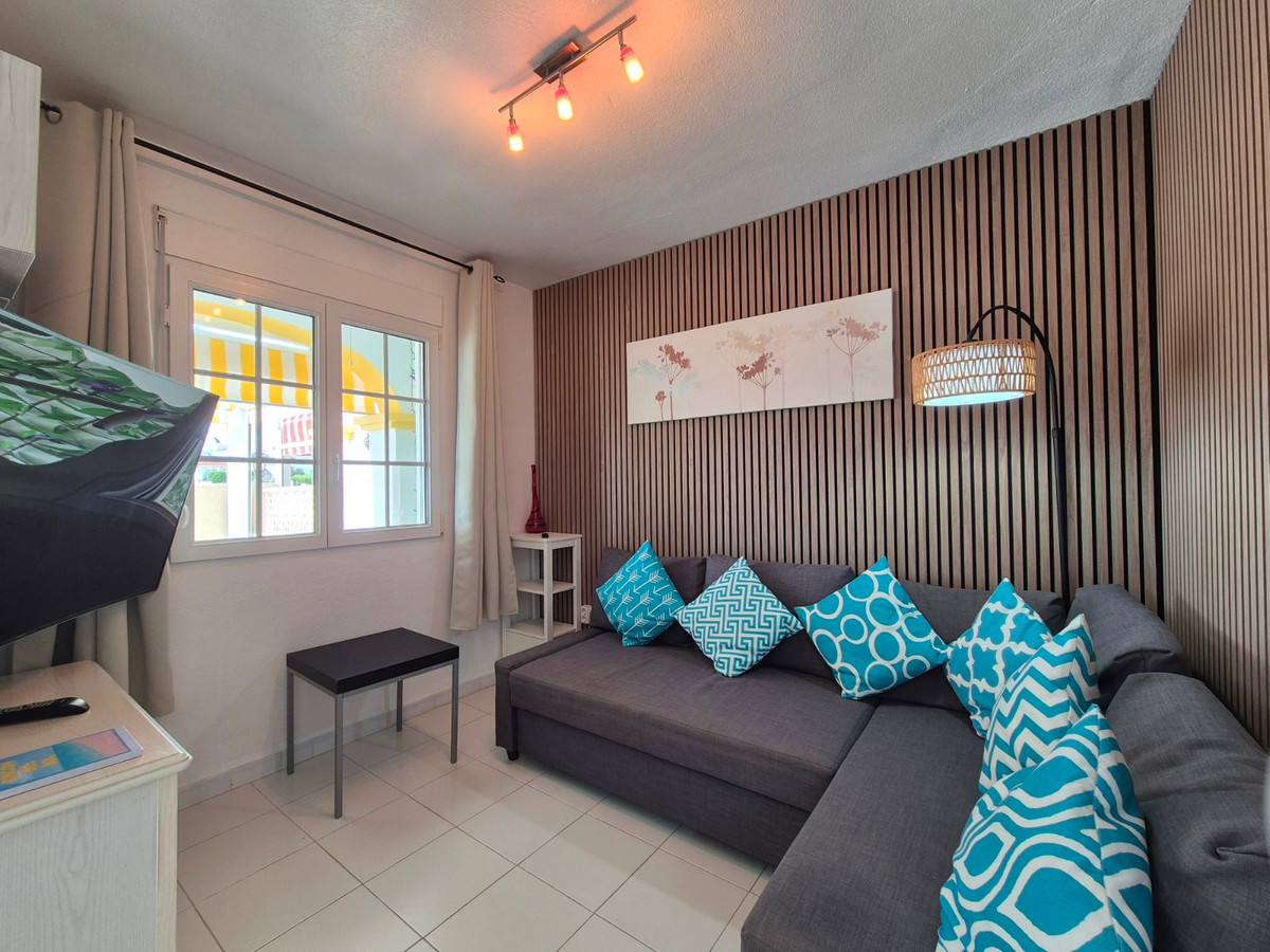 For sale - 1 Bedroom 1 Bathroom Ground floor apartment in Villamartin - San Miguel de Salinas Centro  - Alicante