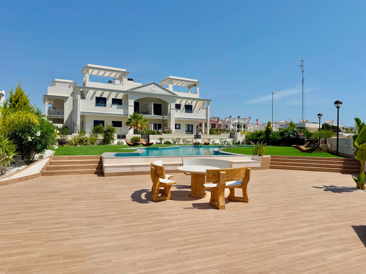 For sale - 2 Bedroom 2 Bathroom Apartment - Ground Floor Apartment in Rojales - Ciudad Quesada  - Alicante