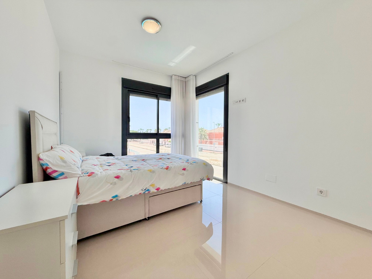For sale - 4 Bedroom 4 Bathroom House - Detached Villa in Rojales - Ciudad Quesada  - Alicante