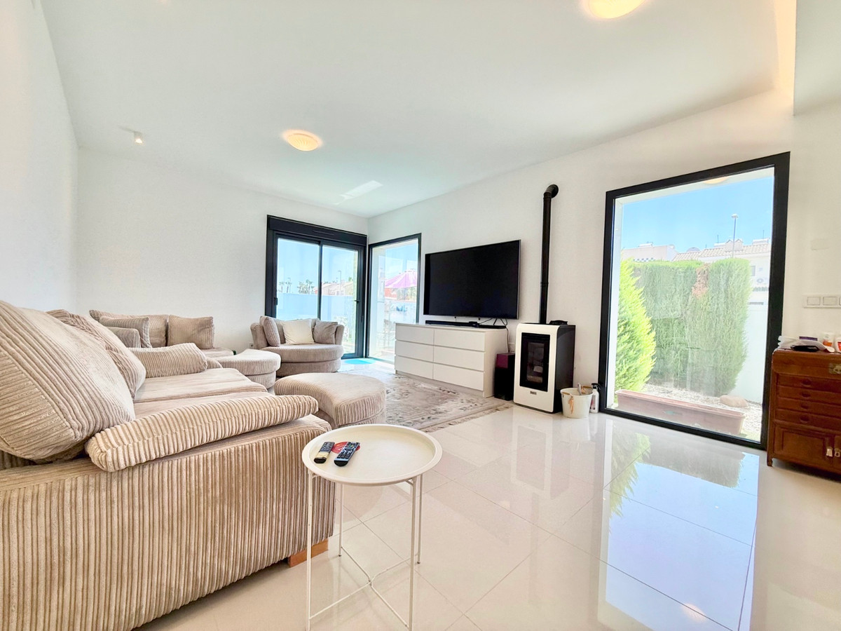 For sale - 4 Bedroom 4 Bathroom House - Detached Villa in Rojales - Ciudad Quesada  - Alicante