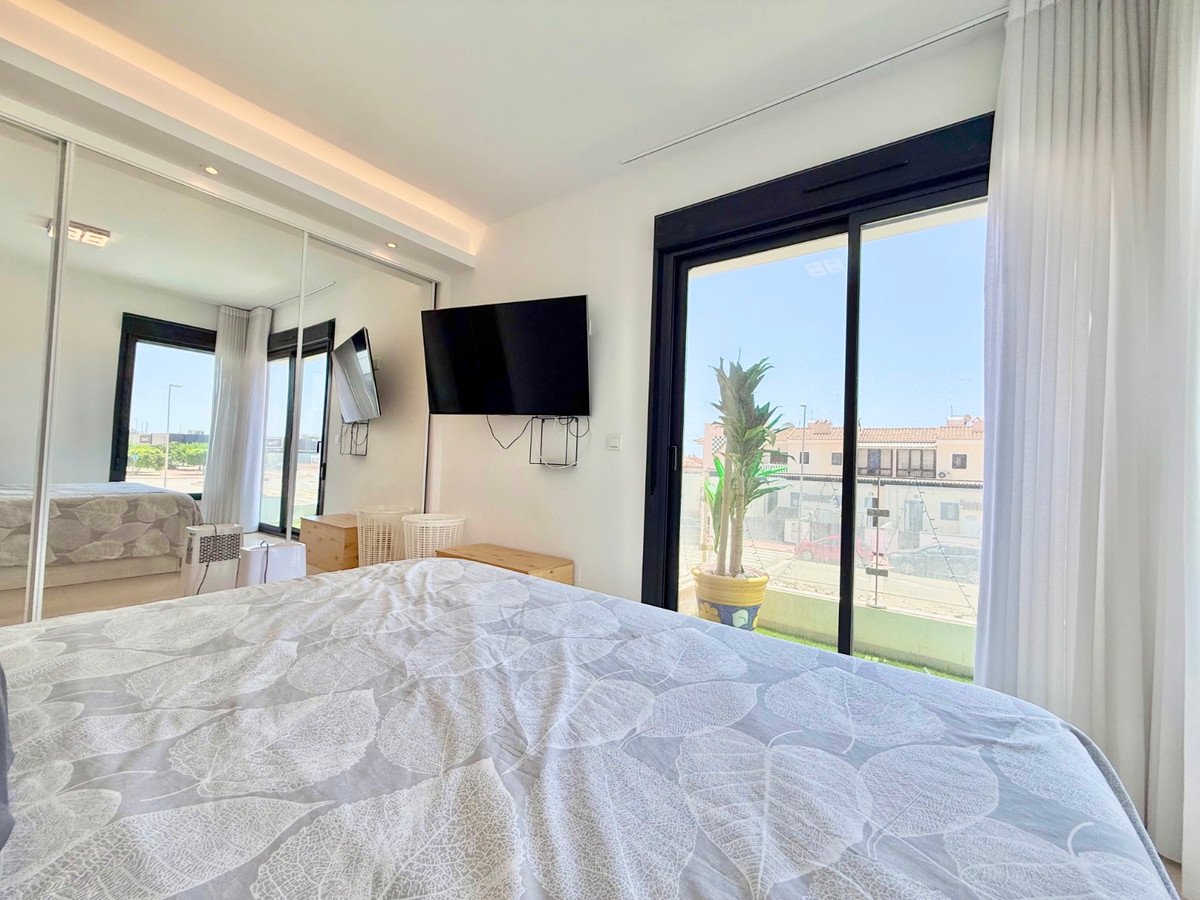 For sale - 4 Bedroom 4 Bathroom House - Detached Villa in Rojales - Ciudad Quesada  - Alicante