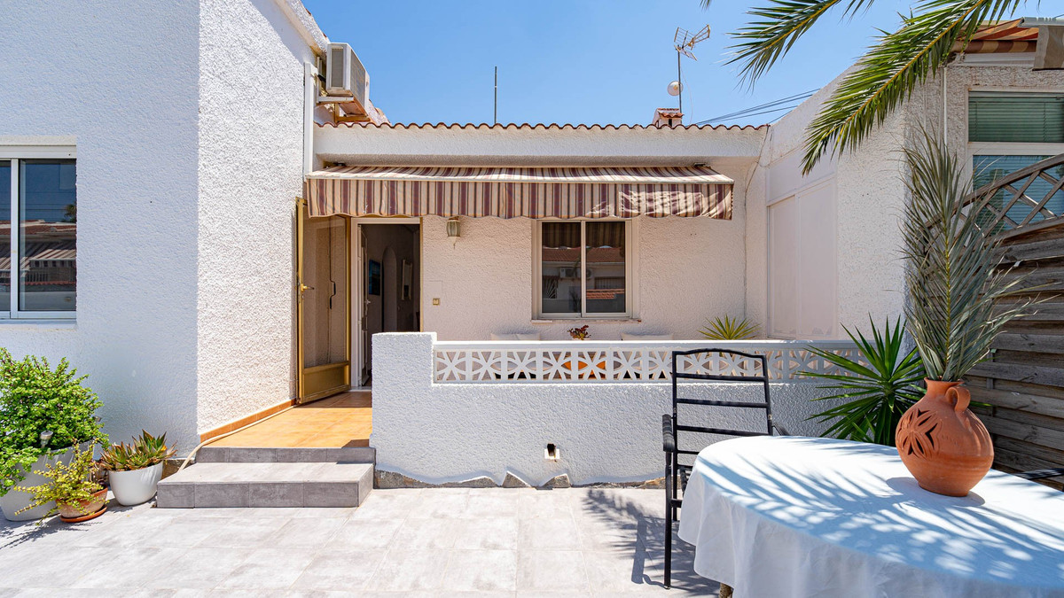 For sale - 2 Bedroom 1 Bathroom Bungalow in Ciudad Quesada  - Ciudad Quesada  - Alicante