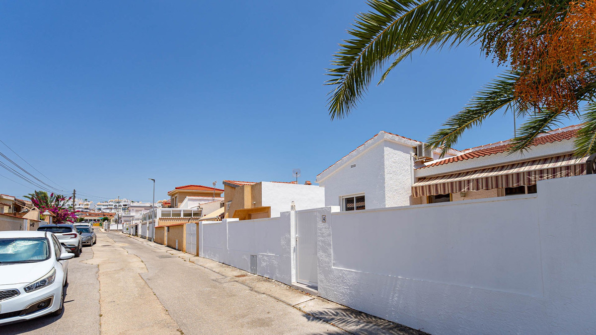 For sale - 2 Bedroom 1 Bathroom Bungalow in Ciudad Quesada  - Ciudad Quesada  - Alicante