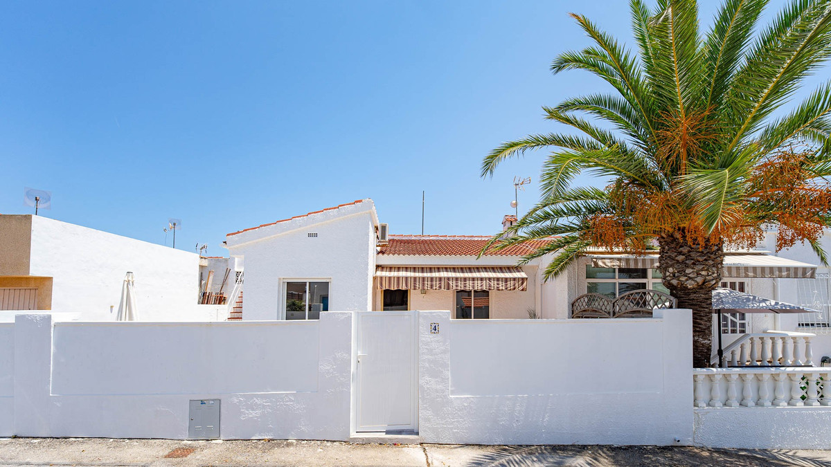For sale - 2 Bedroom 1 Bathroom Bungalow in Ciudad Quesada  - Ciudad Quesada  - Alicante