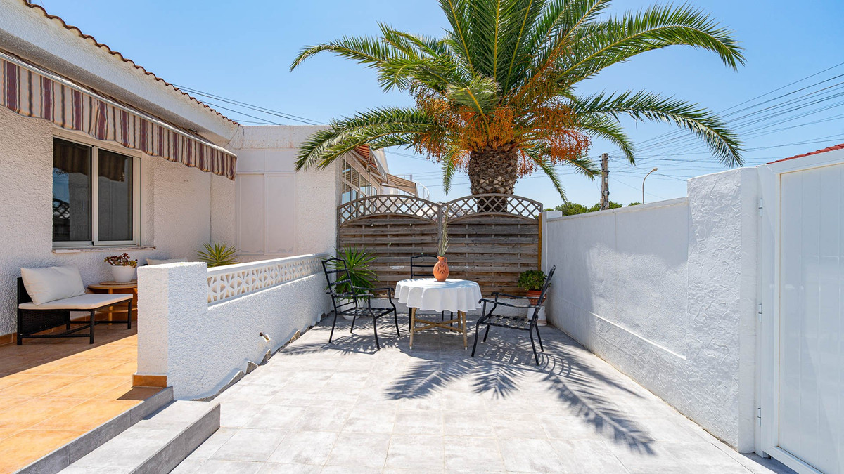 For sale - 2 Bedroom 1 Bathroom Bungalow in Ciudad Quesada  - Ciudad Quesada  - Alicante