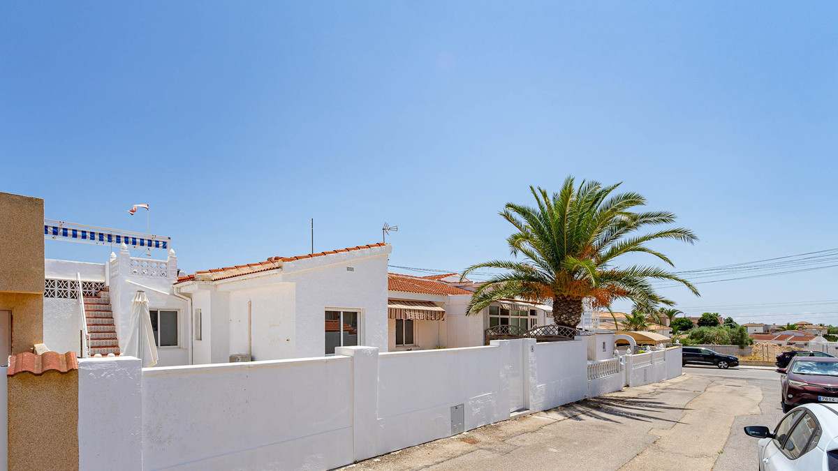 For sale - 2 Bedroom 1 Bathroom Bungalow in Ciudad Quesada  - Ciudad Quesada  - Alicante