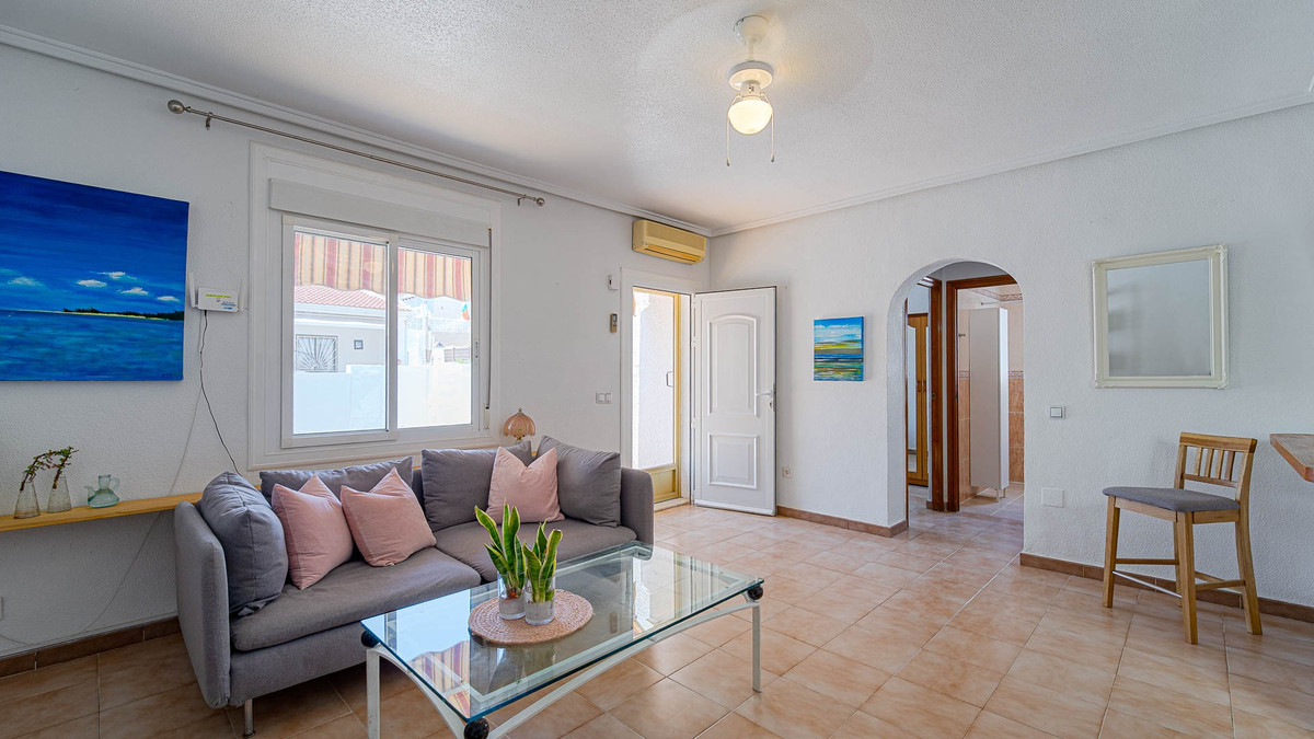 For sale - 2 Bedroom 1 Bathroom Bungalow in Ciudad Quesada  - Ciudad Quesada  - Alicante