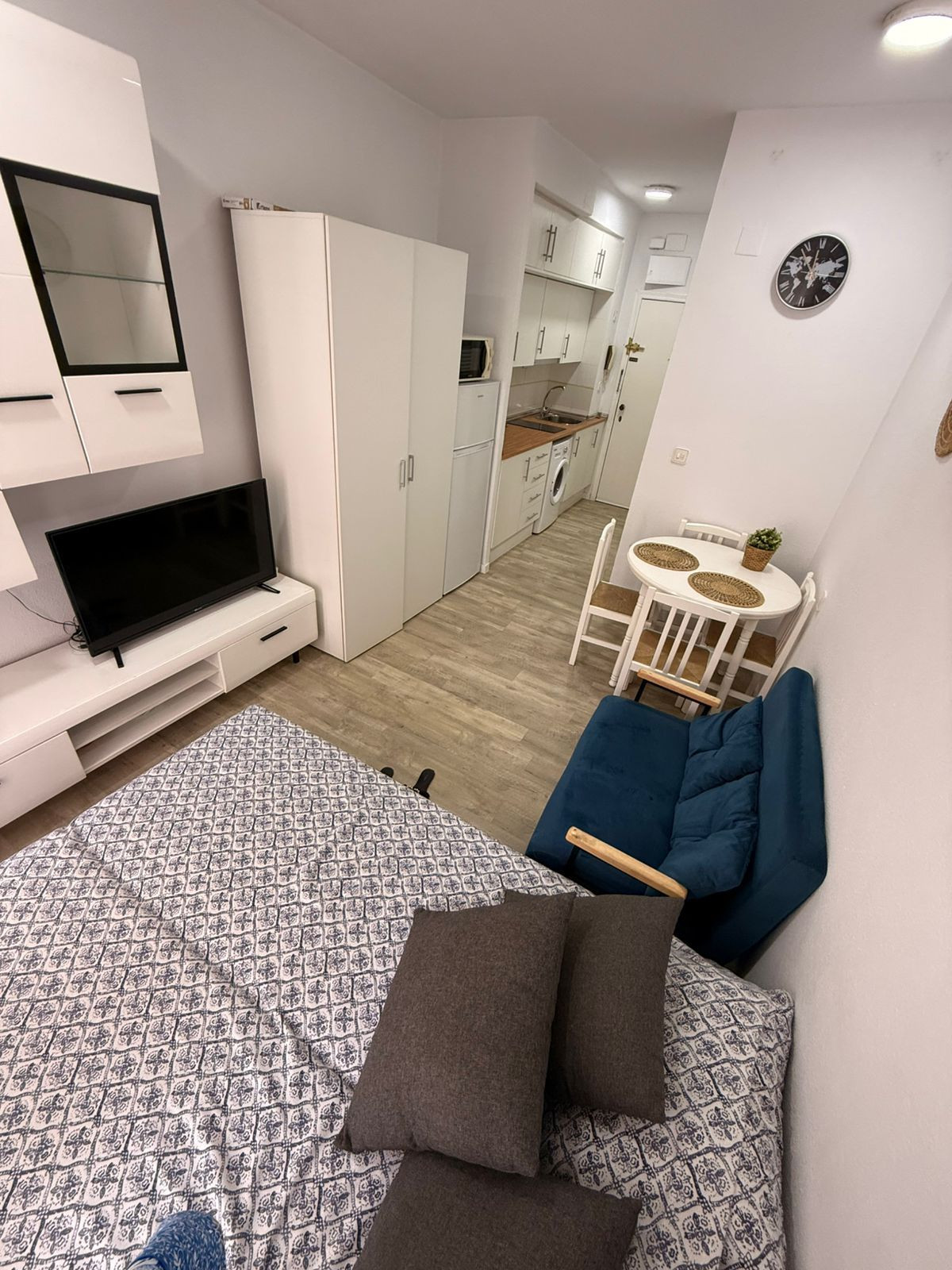 For sale - 1 Bedroom 1 Bathroom Apartment - Top Floor Studio in Torrevieja - Torrevieja Centro  - Alicante