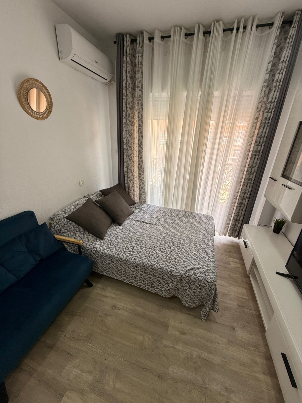 For sale - 1 Bedroom 1 Bathroom Apartment - Top Floor Studio in Torrevieja - Torrevieja Centro  - Alicante
