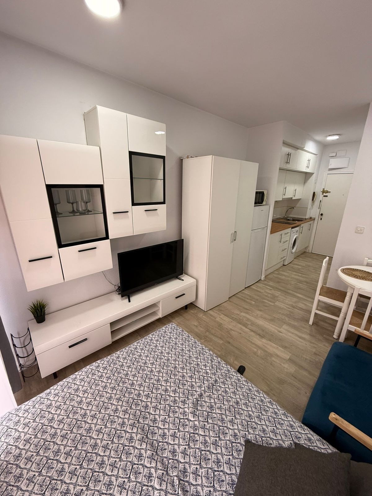 For sale - 1 Bedroom 1 Bathroom Apartment - Top Floor Studio in Torrevieja - Torrevieja Centro  - Alicante