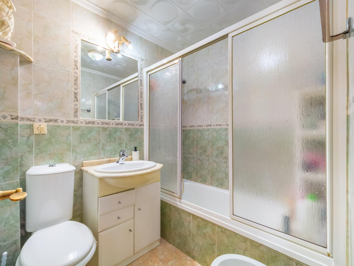 For sale - 2 Bedroom 2 Bathroom Bungalow in Torrevieja - Torrevieja Centro  - Alicante