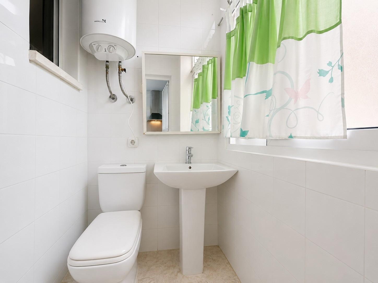 For sale - 2 Bedroom 1 Bathroom Apartment in Cabo Roig - Campoamor  - Alicante