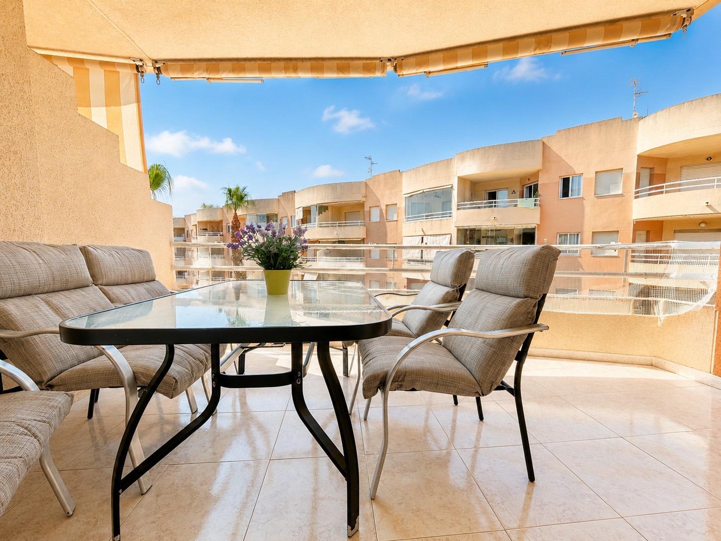 For sale - 2 Bedroom 1 Bathroom Apartment in Cabo Roig - Campoamor  - Alicante
