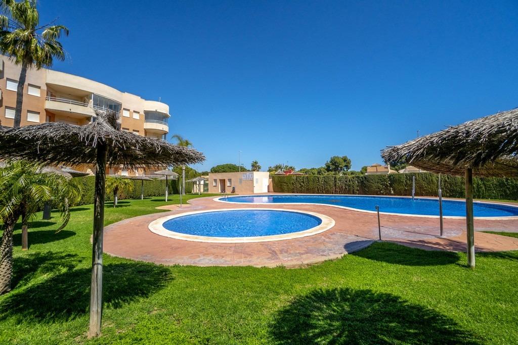 For sale - 2 Bedroom 1 Bathroom Apartment in Cabo Roig - Campoamor  - Alicante