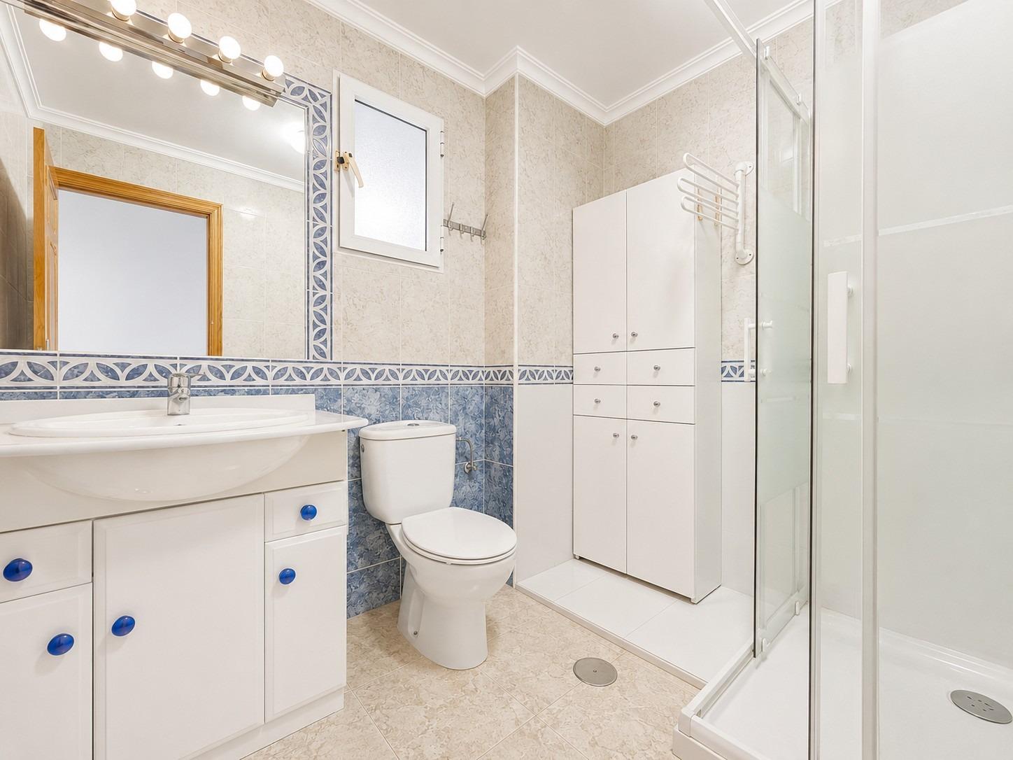 For sale - 2 Bedroom 1 Bathroom Apartment in Cabo Roig - Campoamor  - Alicante