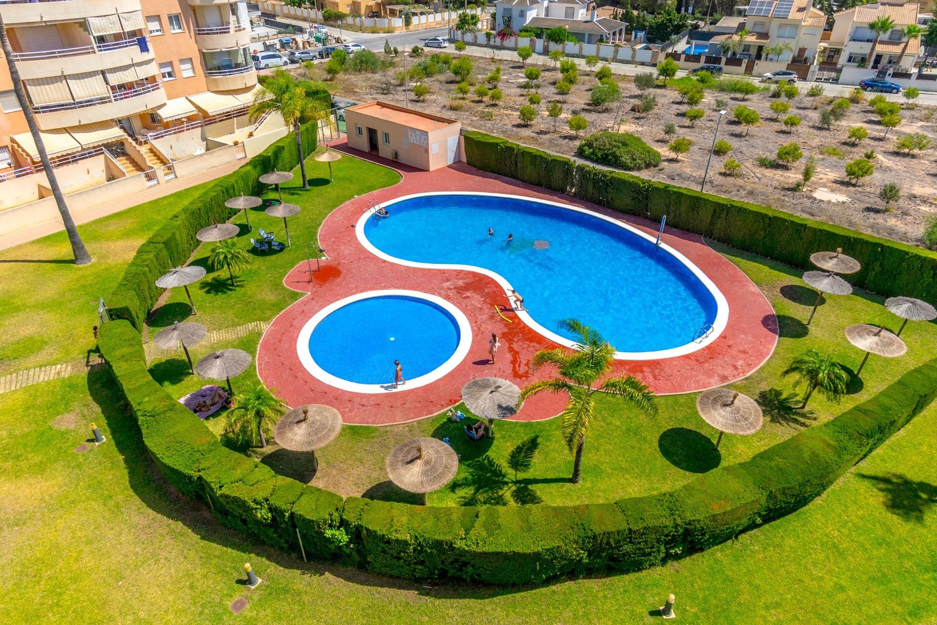 For sale - 2 Bedroom 1 Bathroom Apartment in Dehesa de campoamor - Campoamor  - Alicante