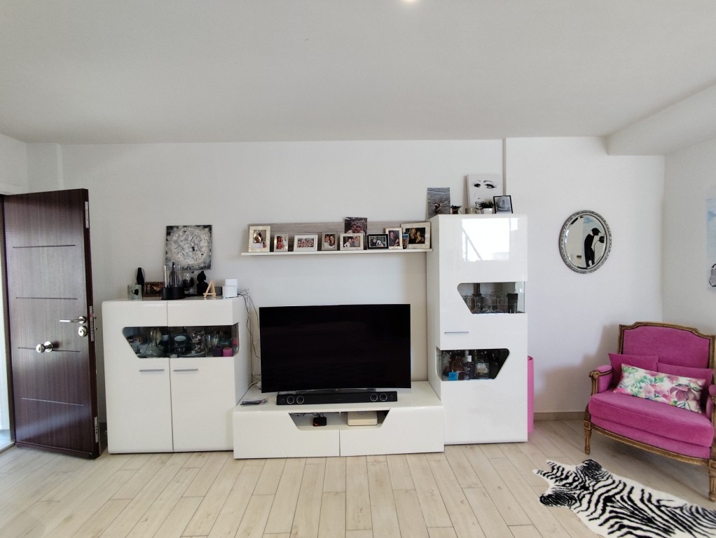 For sale - 4 Bedroom 2 Bathroom Corner townhouse in Torrevieja -  - Alicante