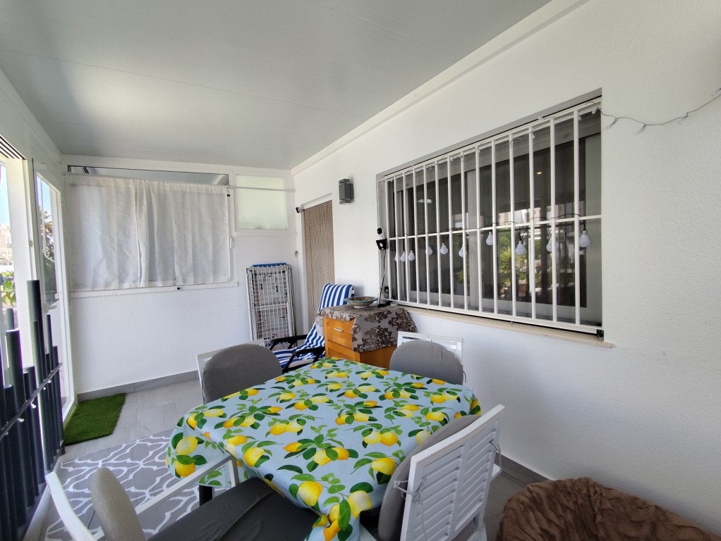 For sale - 4 Bedroom 2 Bathroom Corner townhouse in Torrevieja -  - Alicante