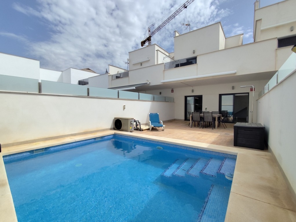 For sale - 3 Bedroom 2 Bathroom Villa in Pilar de la Horadada -  - Alicante