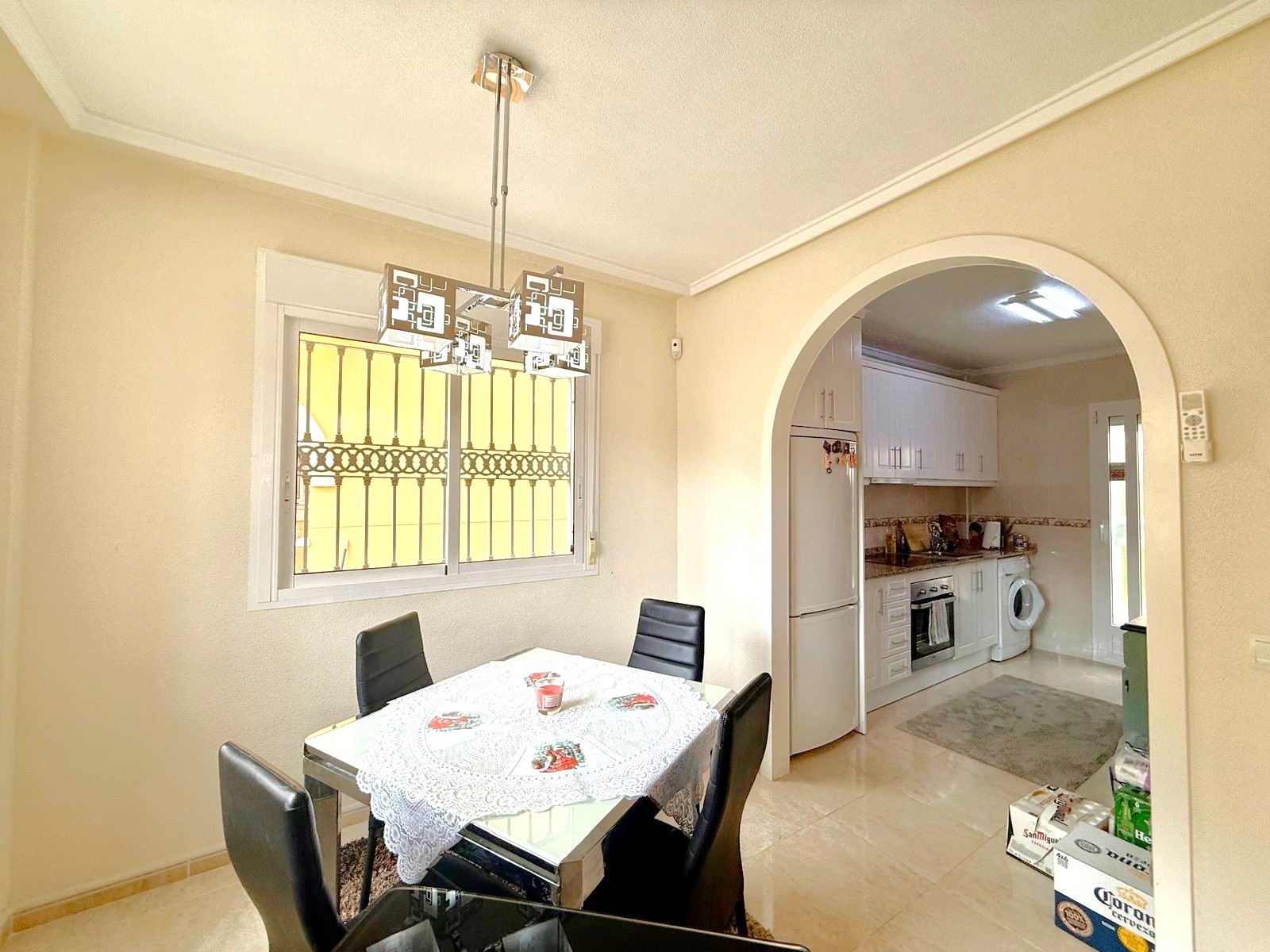 For sale - 3 Bedroom 2 Bathroom Villa in Villamartin - Villamartín  - Alicante