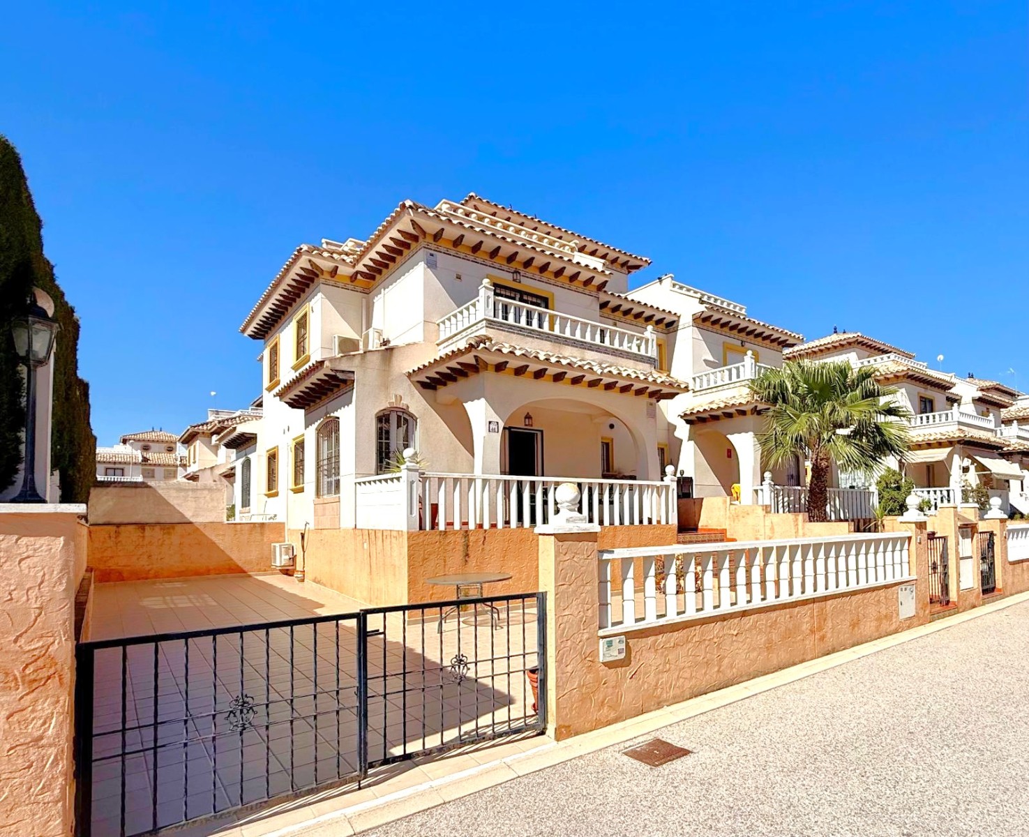 For sale - 2 Bedroom 2 Bathroom Townhouse in Lomas de Cabo Roig - Lomas de Cabo Roig  - Alicante
