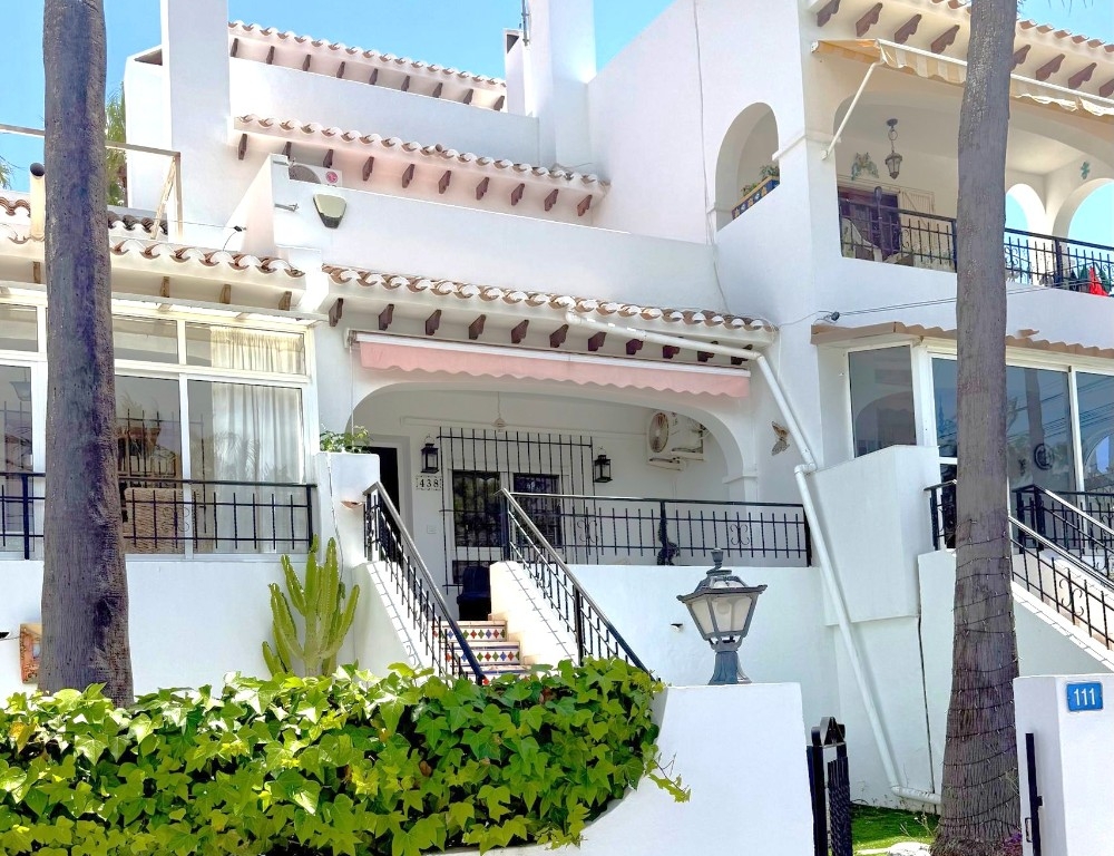 3 Bedroom 3 Bathroom Townhouse in Villamartín
