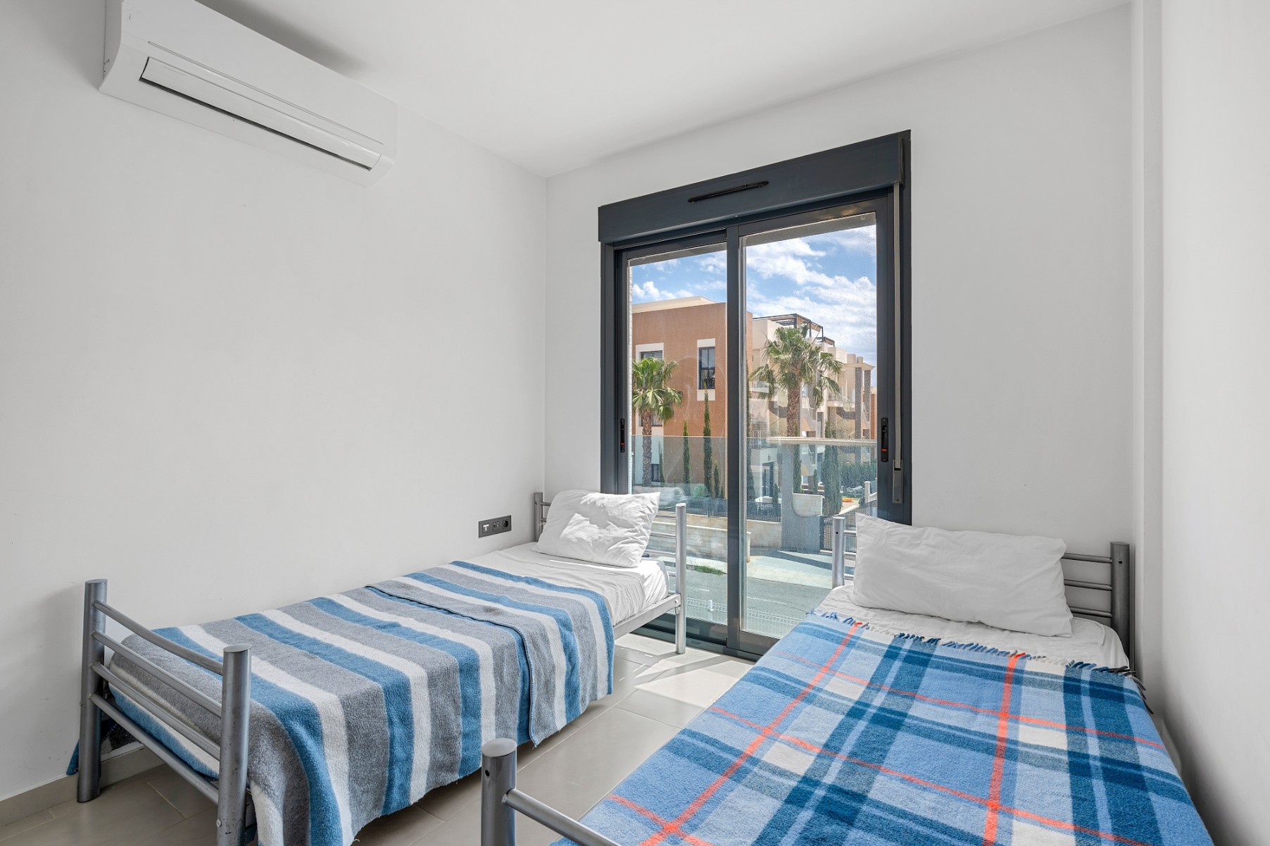 For sale - 2 Bedroom 2 Bathroom Apartment in Orihuela Costa - La Zenia  - Alicante