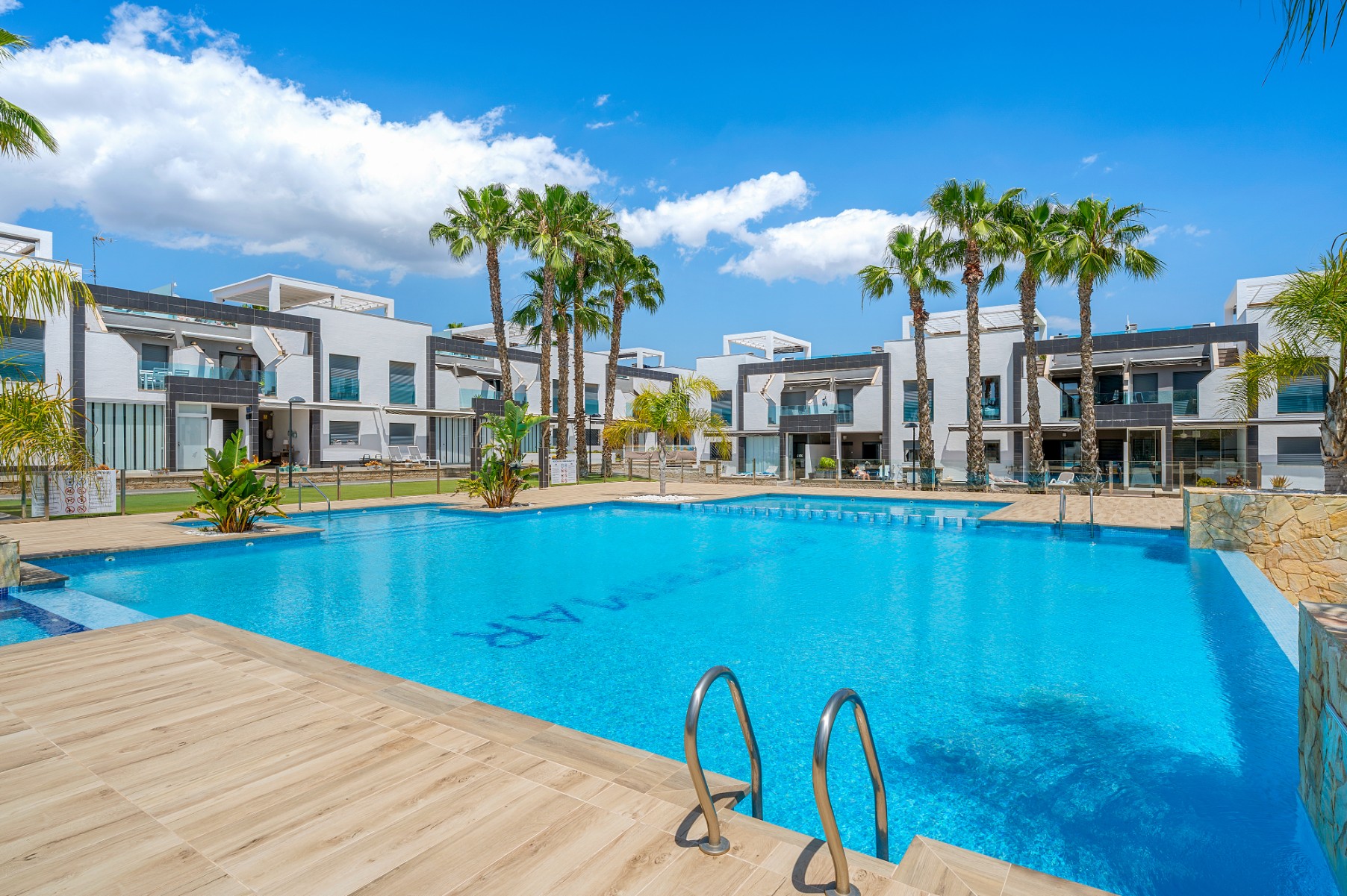 For sale - 2 Bedroom 2 Bathroom Apartment in Orihuela Costa - La Zenia  - Alicante