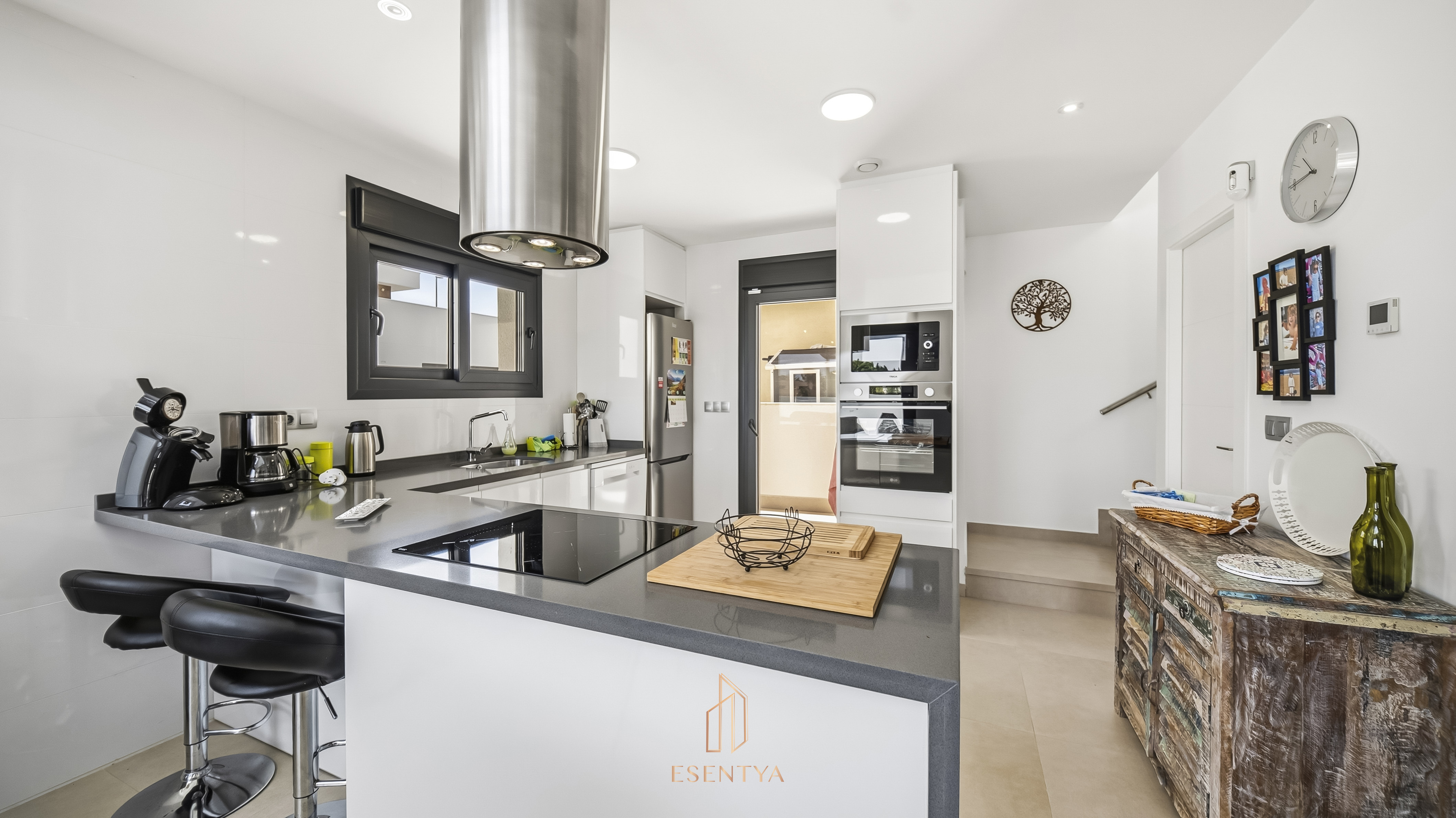 For sale - 3 Bedroom 3 Bathroom Villa in Daya Vieja -  - Alicante