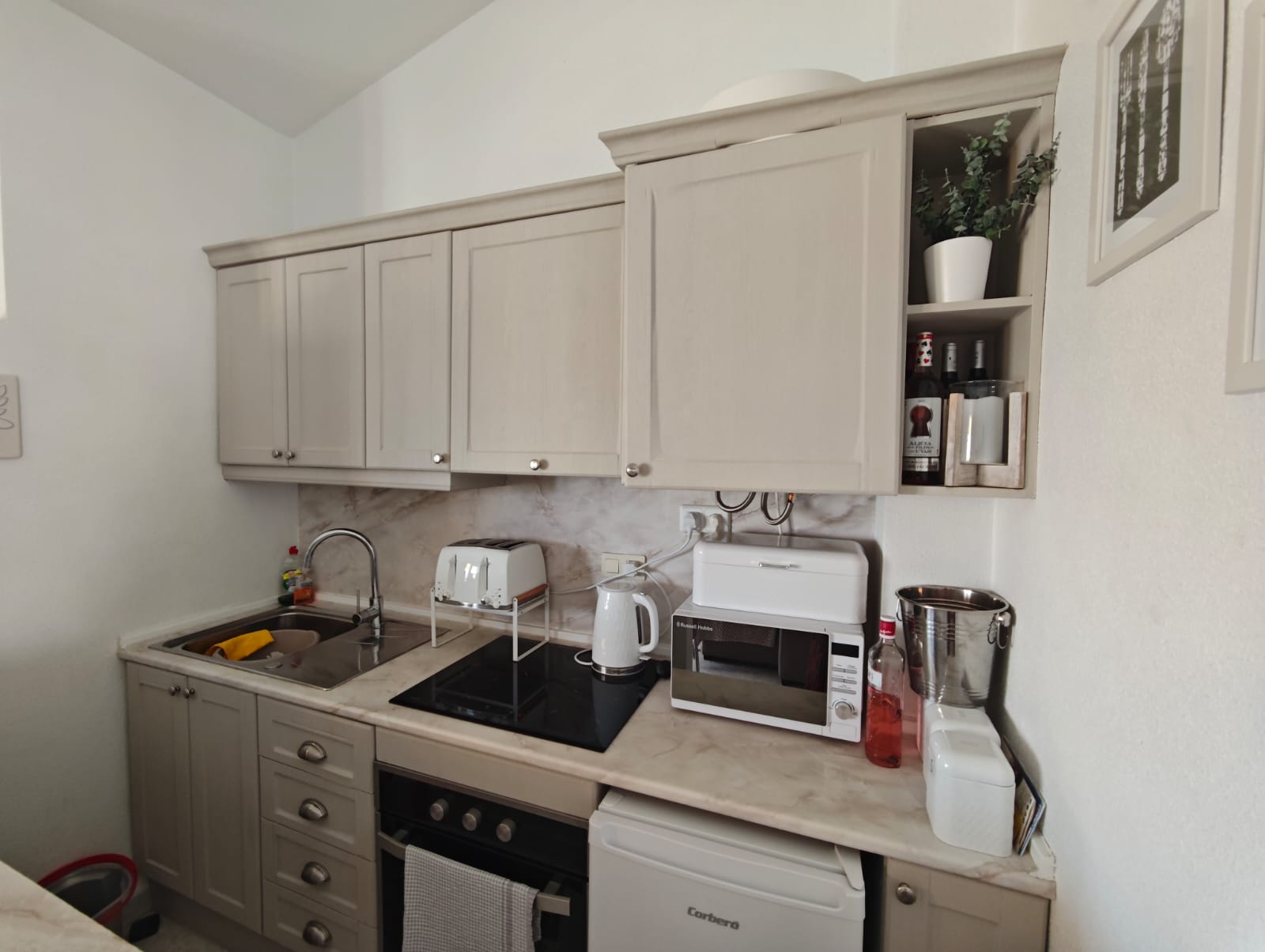 For sale - 2 Bedroom 1 Bathroom Top Floor apartment in Villamartin - Lomas Golf - Alicante