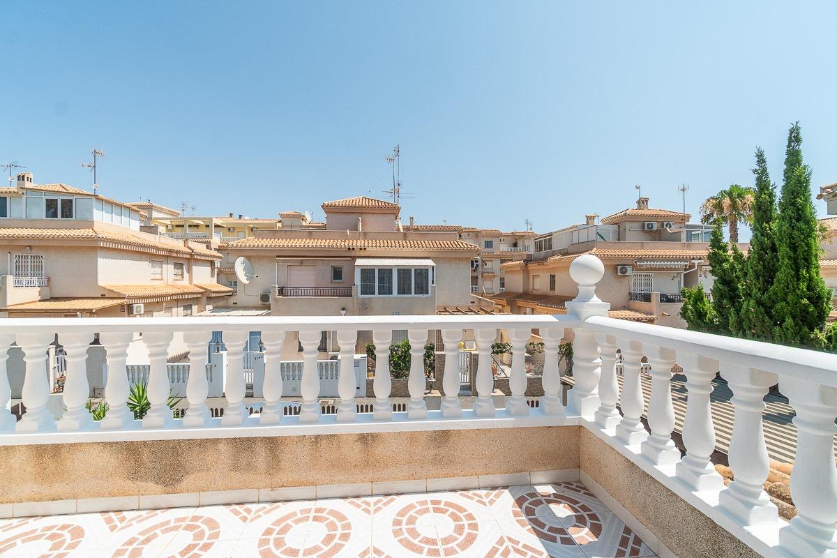 For sale - 3 Bedroom 2 Bathroom Semi in Playa Flamenca  - Playa Flamenca  - Alicante