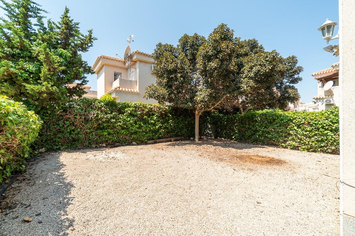 For sale - 3 Bedroom 2 Bathroom Semi in Playa Flamenca  - Playa Flamenca  - Alicante