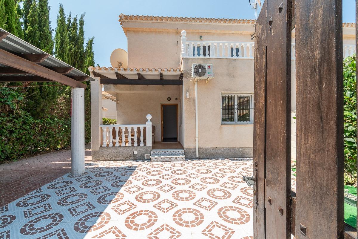 For sale - 3 Bedroom 2 Bathroom Semi in Playa Flamenca  - Playa Flamenca  - Alicante
