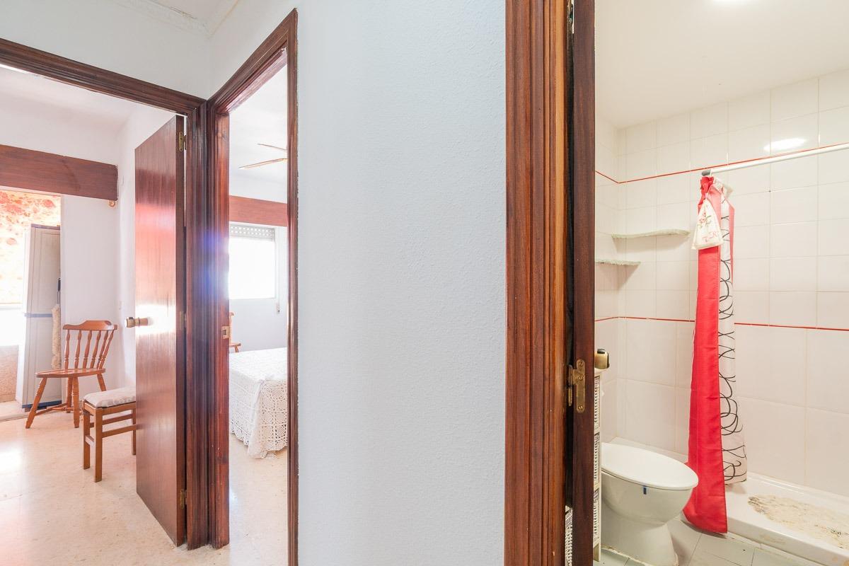 For sale - 3 Bedroom 1 Bathroom Flat in Torrevieja - Centro  - Alicante