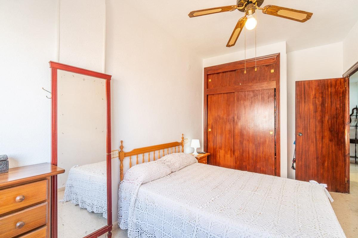 For sale - 3 Bedroom 1 Bathroom Flat in Torrevieja - Centro  - Alicante