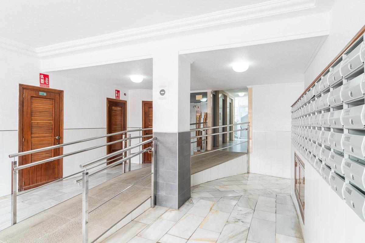 For sale - 3 Bedroom 1 Bathroom Flat in Torrevieja - Centro  - Alicante