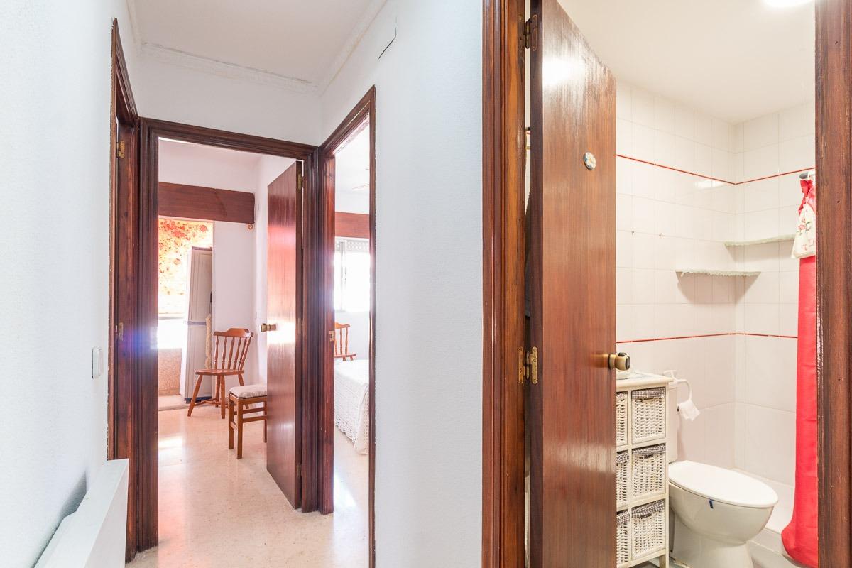 For sale - 3 Bedroom 1 Bathroom Flat in Torrevieja - Centro  - Alicante