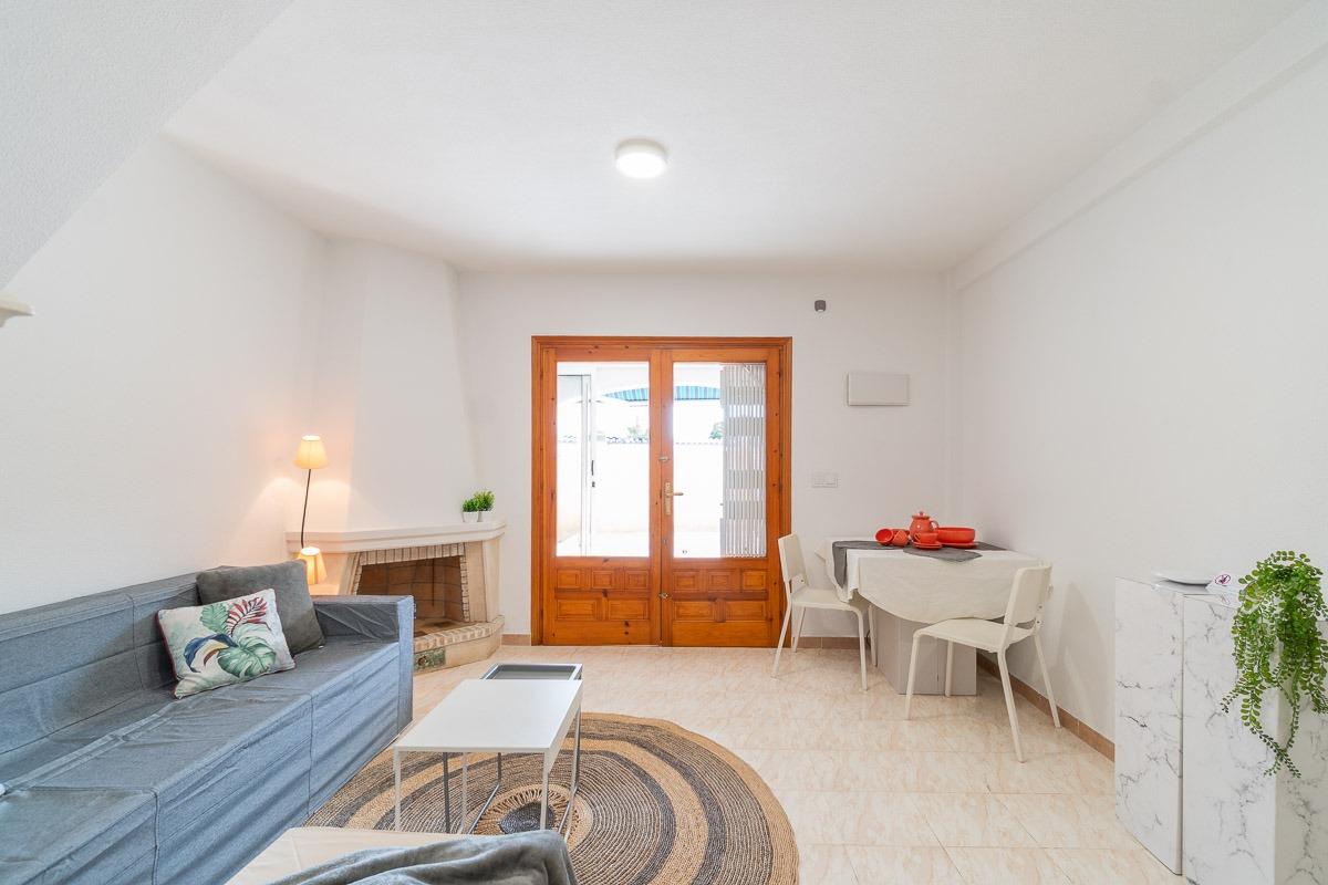 For sale - 2 Bedroom 2 Bathroom Townhouse in Torrevieja - La Siesta - El Salado - Torreta  - Alicante