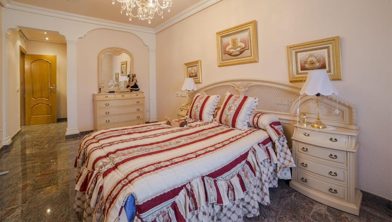 For sale - 5 Bedroom 5 Bathroom Town House in Los Alcazares - Centro  - Murcia