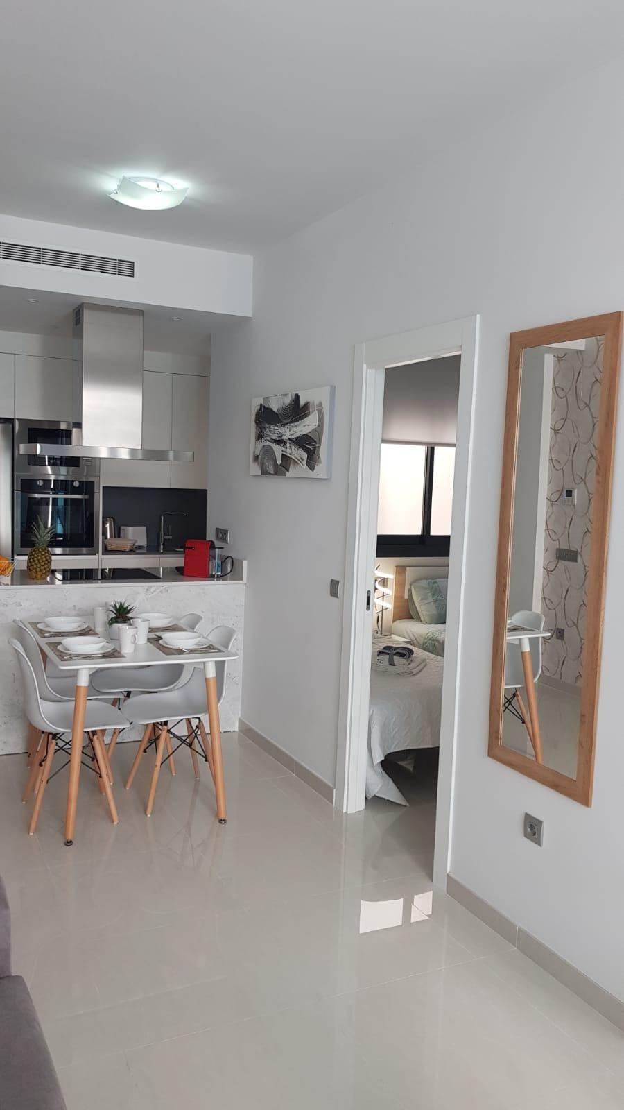 For sale - 2 Bedroom 1 Bathroom Apartment in Torrevieja - Estacion De Autobuses  - Alicante