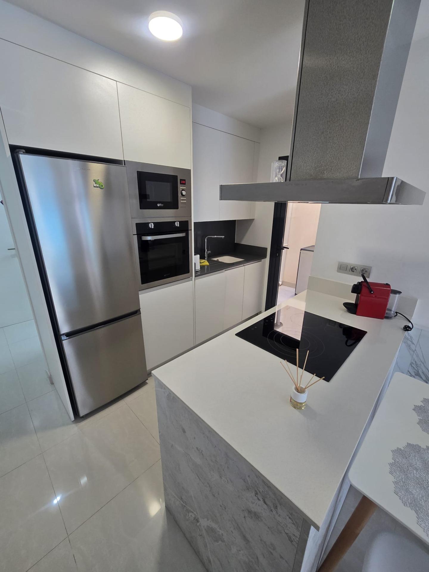For sale - 2 Bedroom 1 Bathroom Apartment in Torrevieja - Estacion De Autobuses  - Alicante