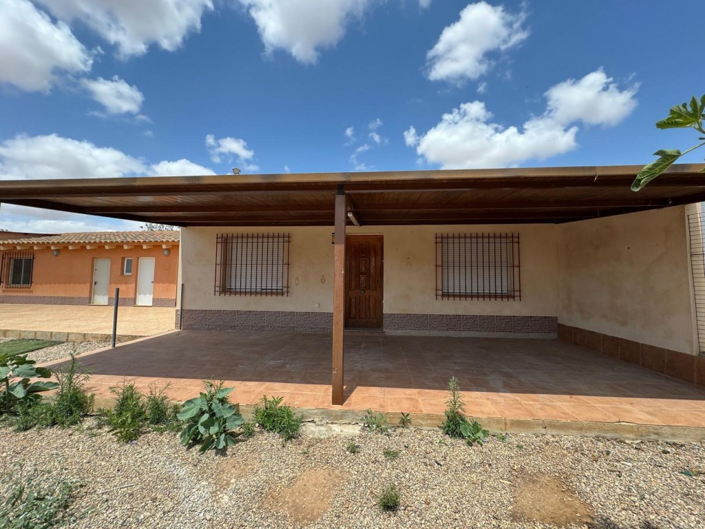 For sale - 4 Bedroom 3 Bathroom Town House in Fuente Alamo - Inland  - Murcia