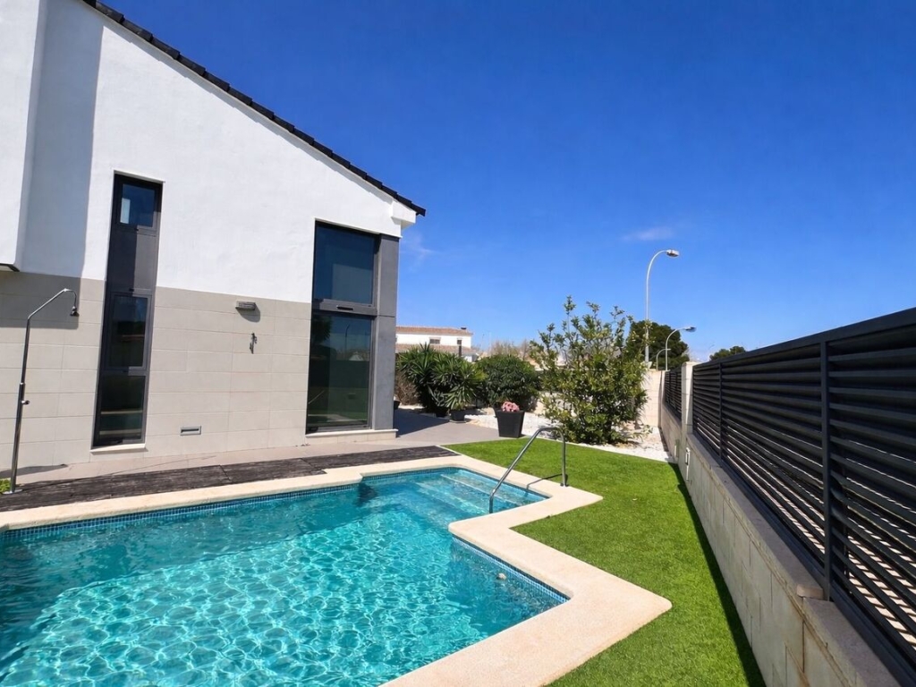 2 Bedroom 2 Bathroom Villa in Santiago de la Ribera