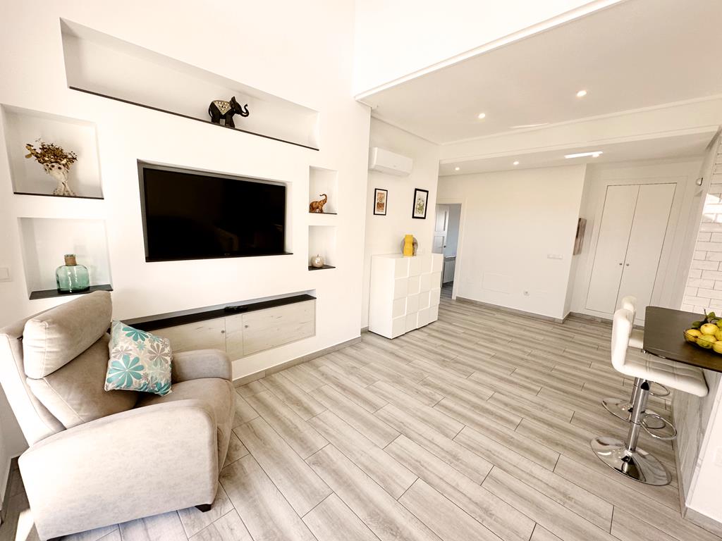 For sale - 2 Bedroom 1 Bathroom Villa in La Torre Golf Resort - Inland  - Murcia