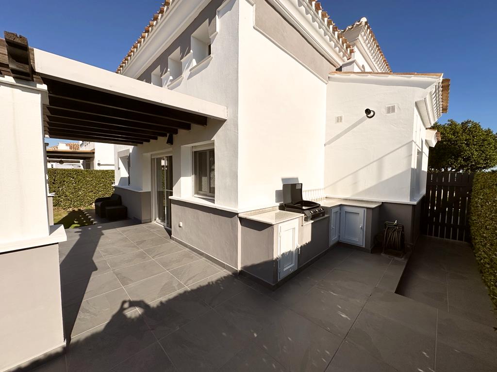For sale - 2 Bedroom 1 Bathroom Villa in La Torre Golf Resort - Inland  - Murcia