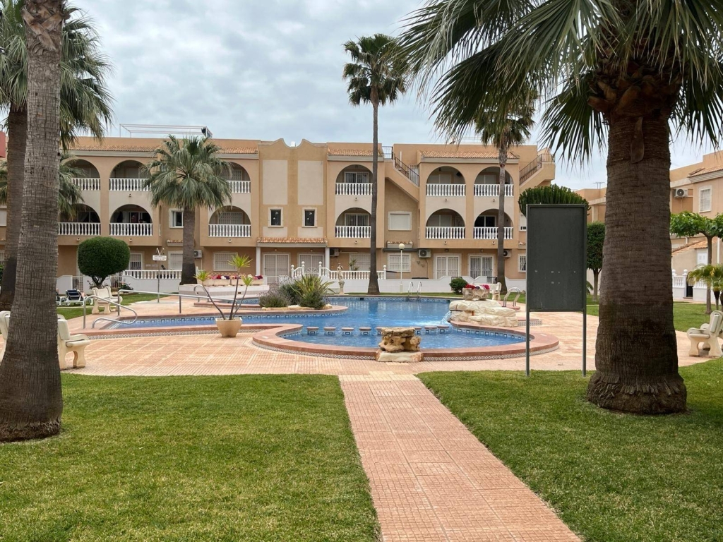 2 Bedroom 1 Bathroom Apartment in Los Alcazares