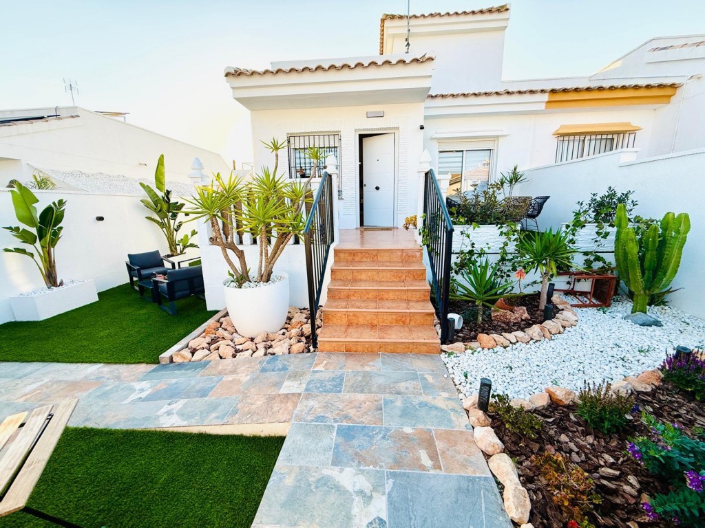 3 Bedroom 2 Bathroom Villa in Sucina
