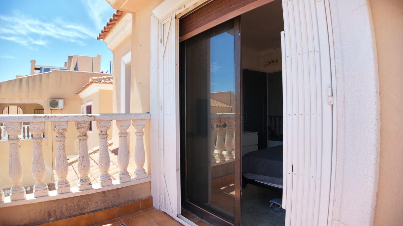 For sale - 3 Bedroom 1 Bathroom Villa in Blue Lagoon - Costa Blanca  - Alicante