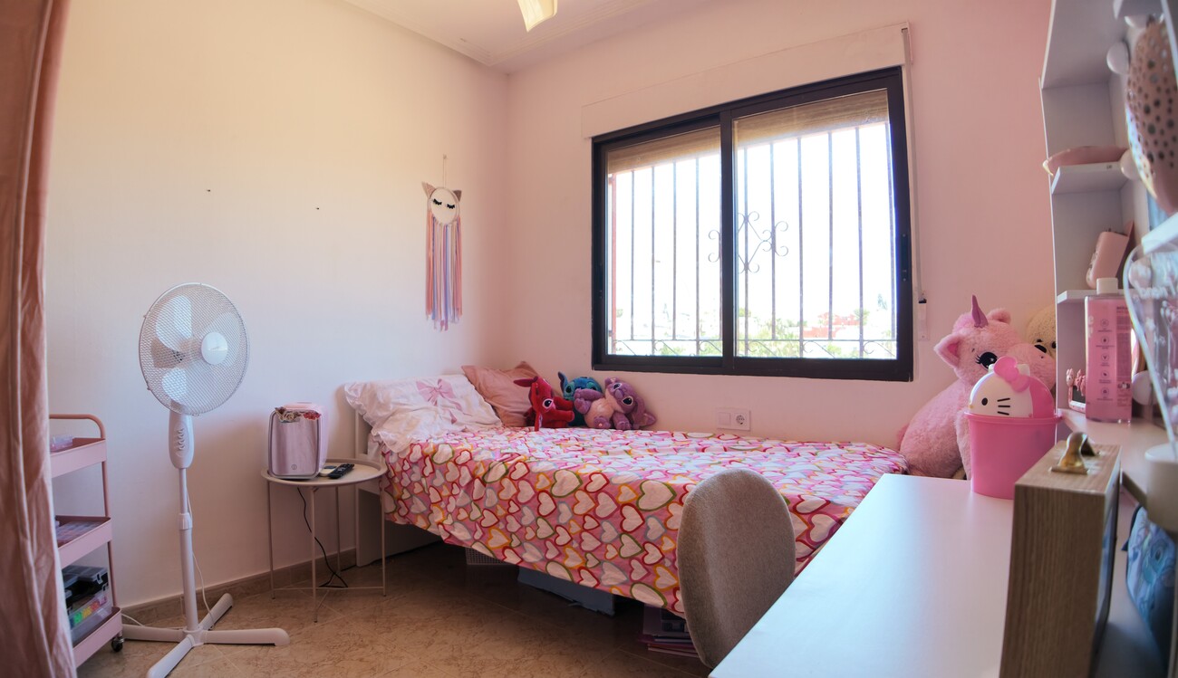For sale - 3 Bedroom 1 Bathroom Villa in Blue Lagoon - Costa Blanca  - Alicante